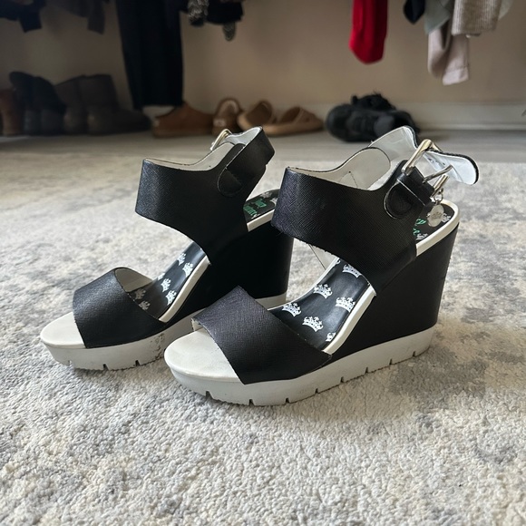 Juicy Couture Wedges - Picture 2 of 5